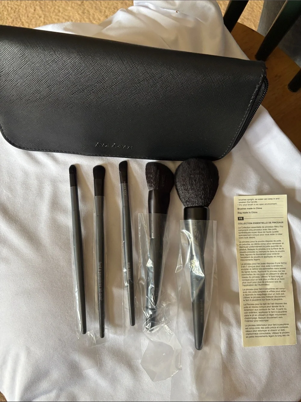 Black Makeup Brush Set with Zip Case